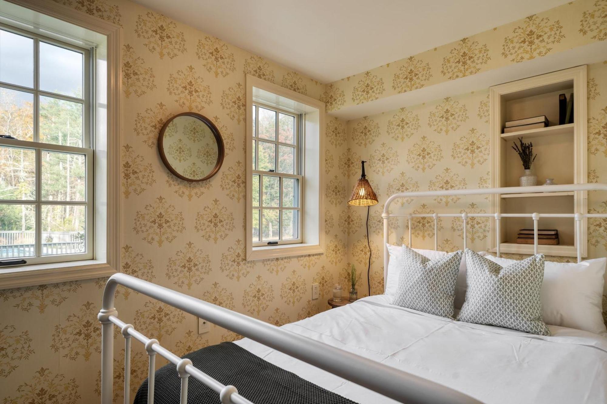 Cortland By Avantstay Charming Heritage Estate W Private Lake Pool Saugerties Exteriör bild